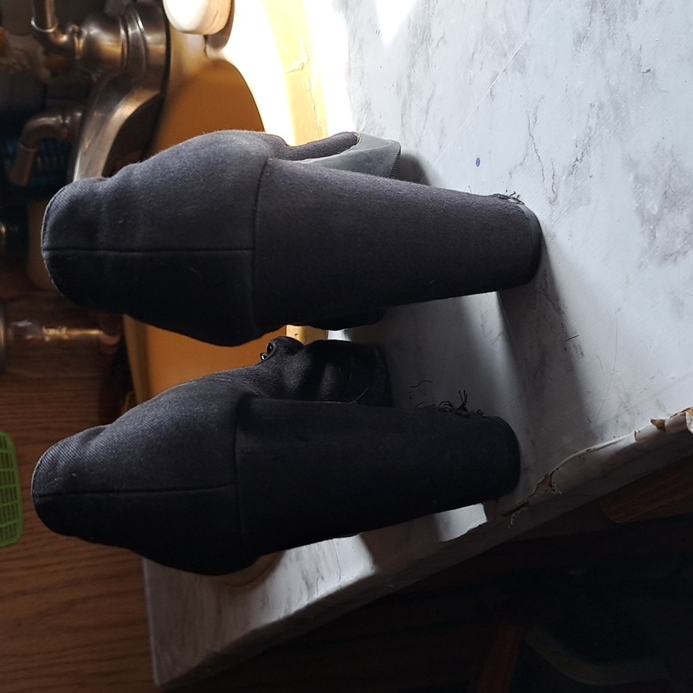 Heels - Picture 4 of 5